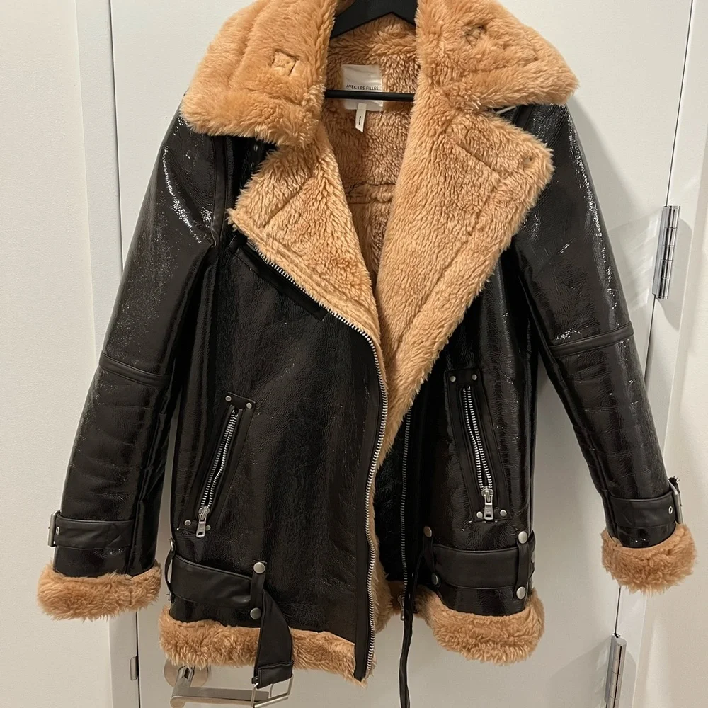 Avec Les Filles Patent Faux Sherpa Oversized Coat - Picture 6 of 12